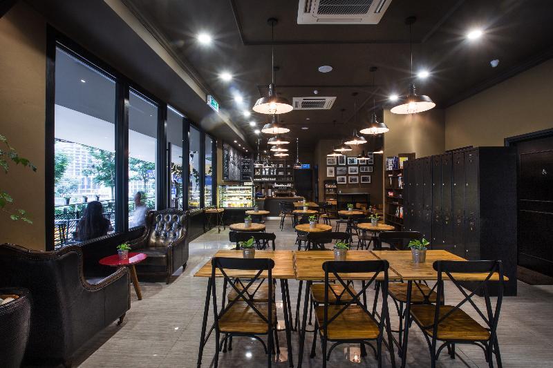 Manhattan Business Hotel Damansara Perdana Петалинг Джая Екстериор снимка